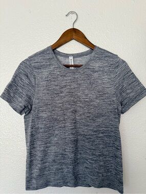 ATHLETA womens Heathered Gray Short-Sleeve Crewneck size small